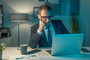 Création Site Internet Pas Cher : 5 Pièges à Éviter Absolument (Vrai Coût)